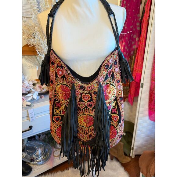 Handbags - 👜 Vintage Antik Batik Embroidered Tassel Hobo Bag MSRP $275